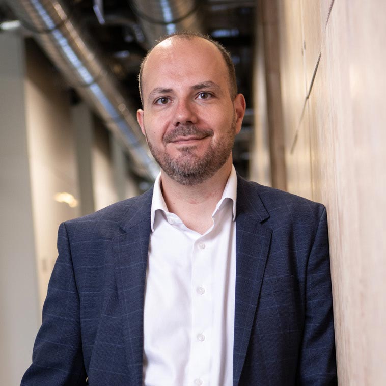 Smajo Pasalic, M.A, M.A Geschäftsführer Migra